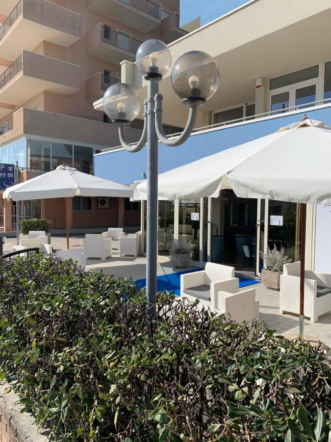 Hotel Croce Del Sud Rimini Esterno foto