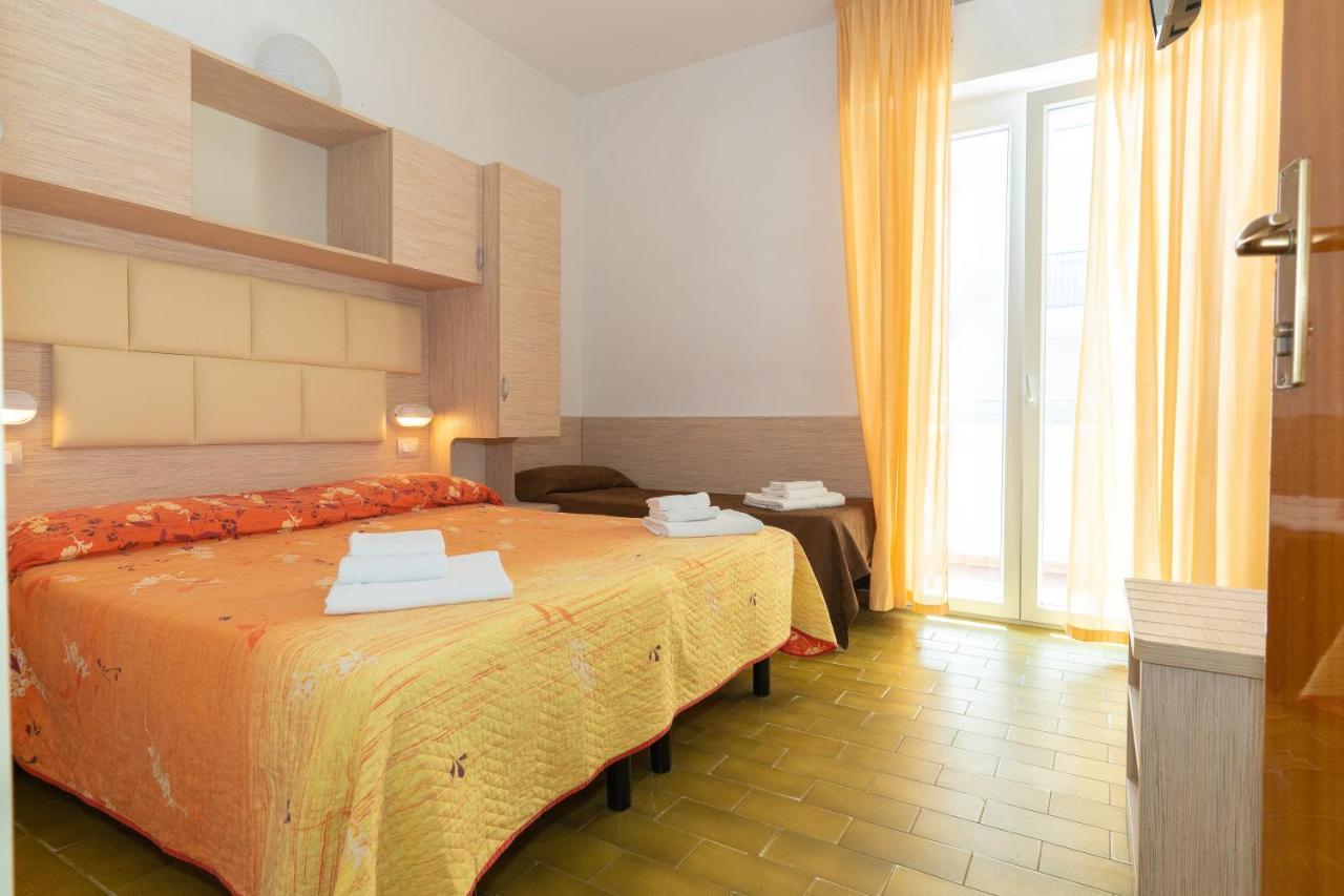 Hotel Croce Del Sud Rimini Esterno foto