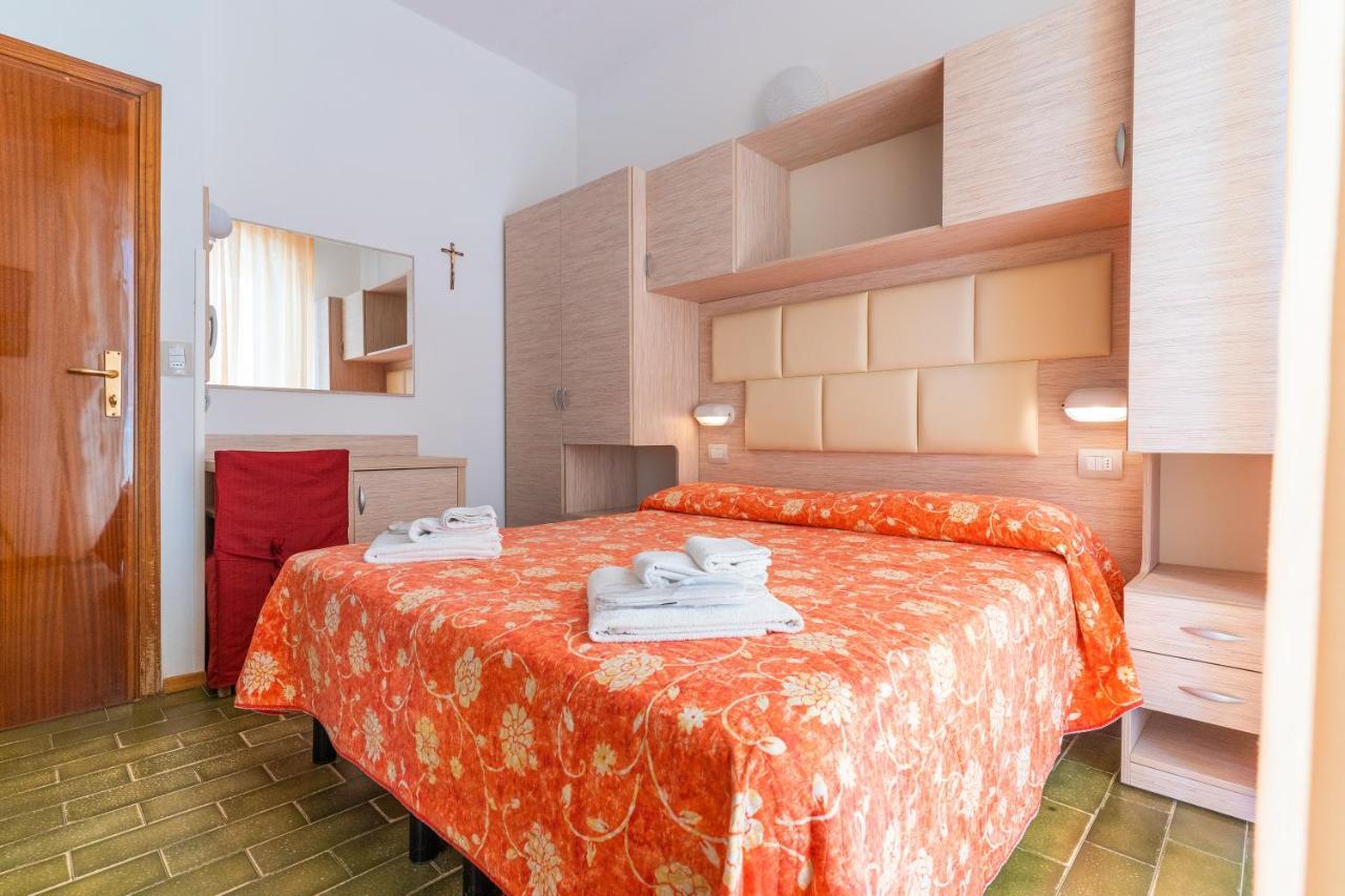Hotel Croce Del Sud Rimini Esterno foto