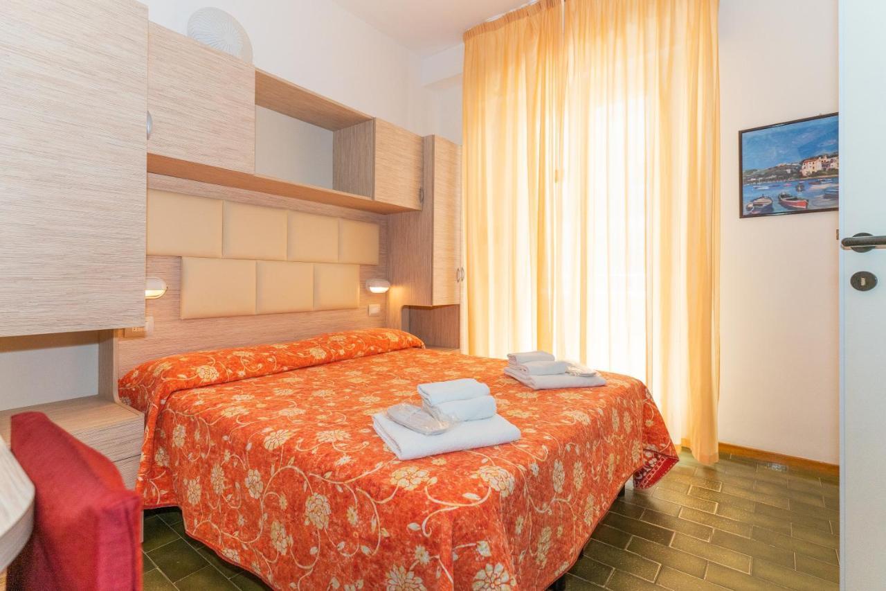 Hotel Croce Del Sud Rimini Esterno foto
