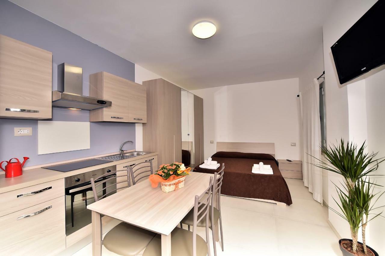 Hotel Croce Del Sud Rimini Esterno foto